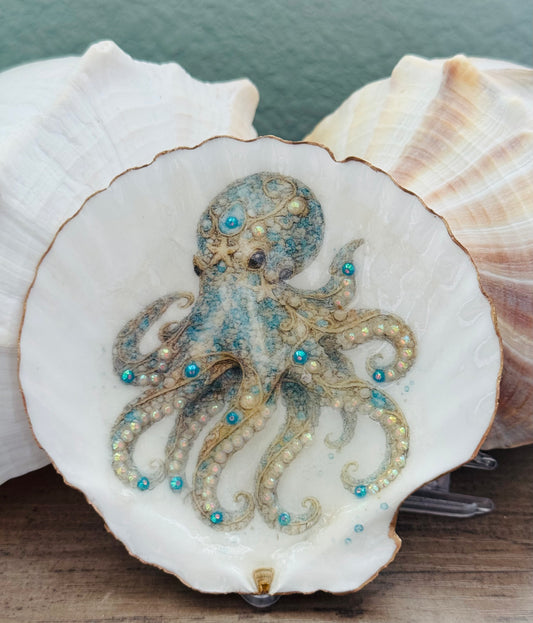 Jeweled Tides Scallop Shell