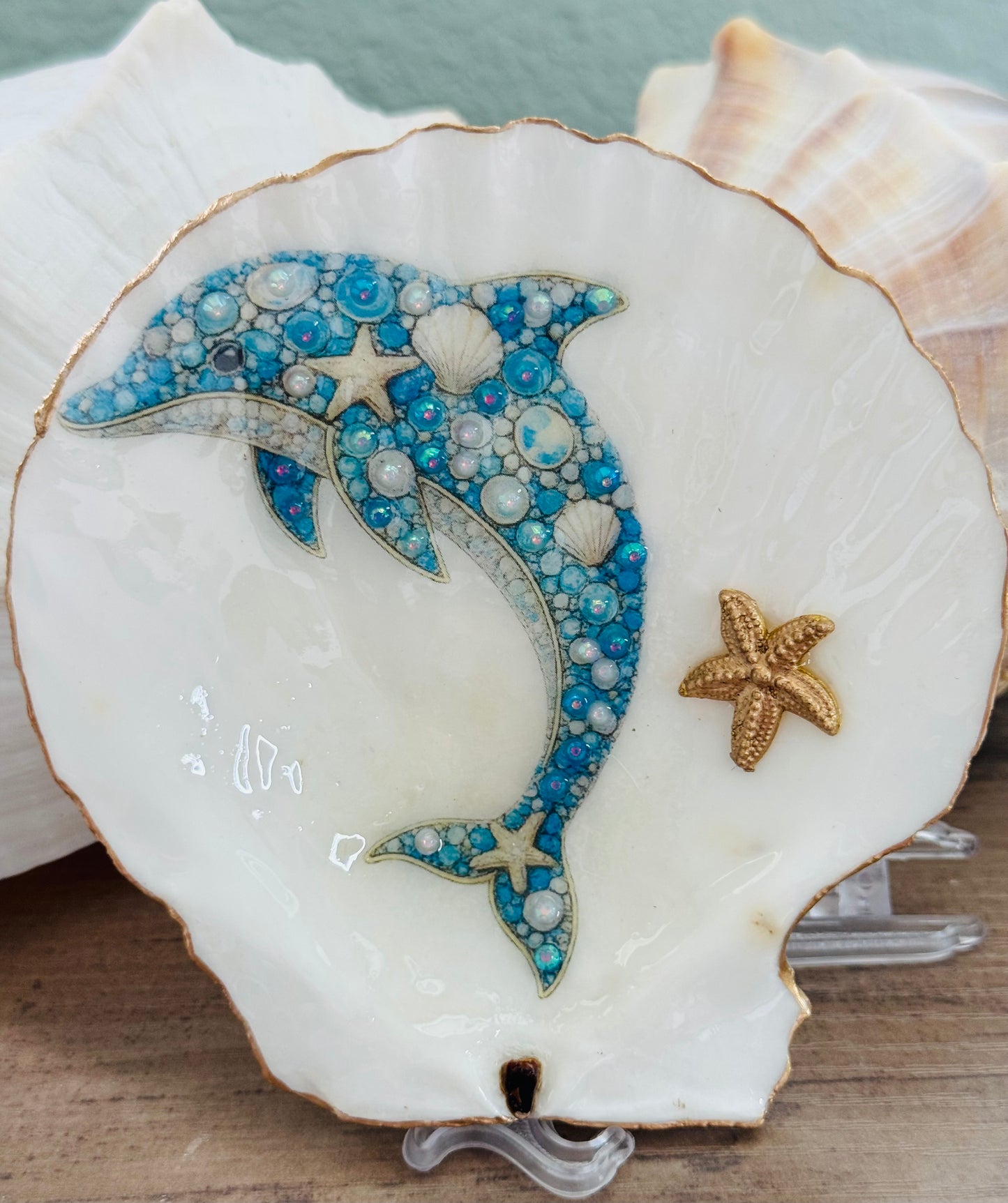 Jeweled Tides Scallop Shell